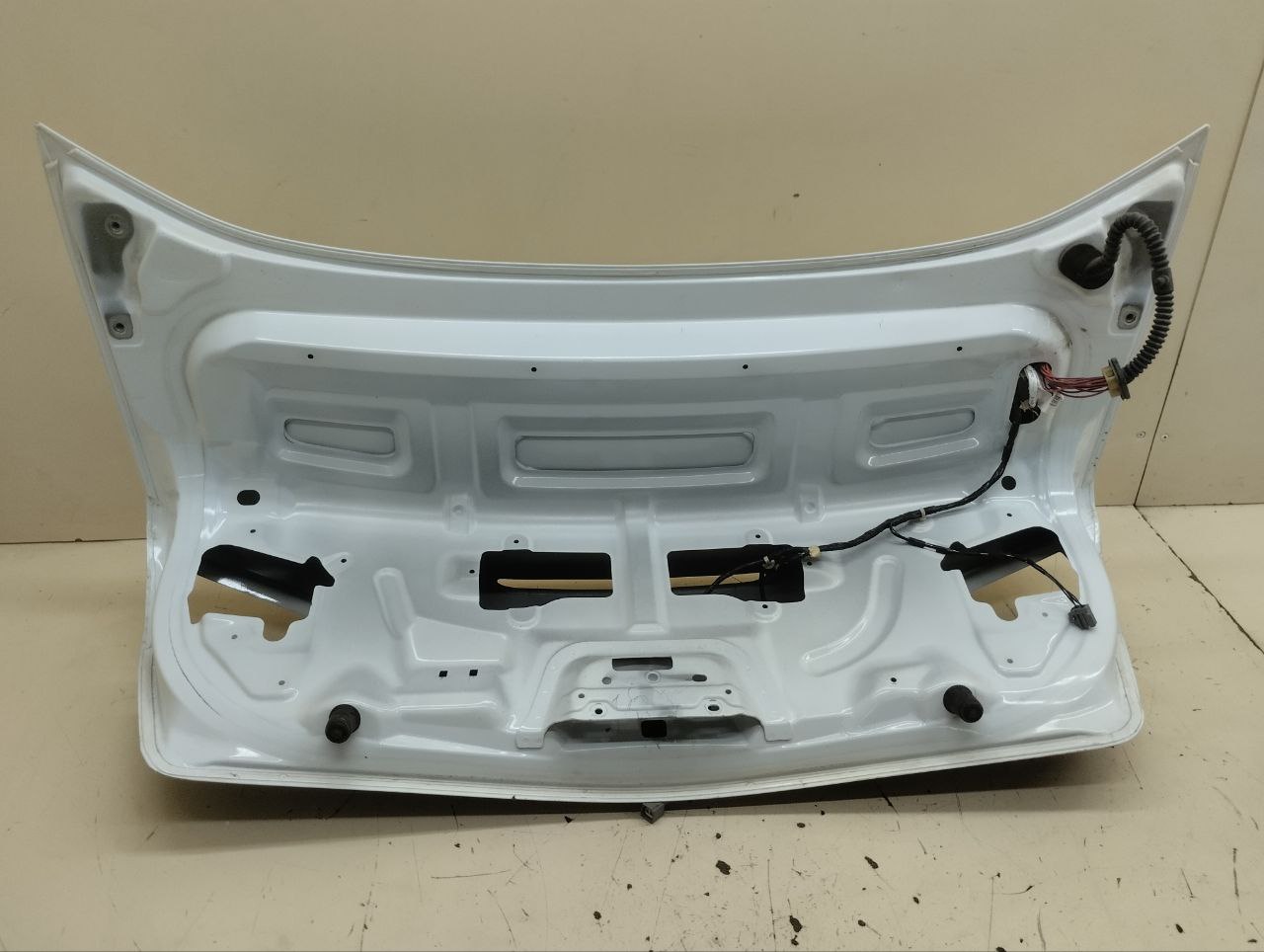 Крышка багажника Ford Mondeo 4 2007-2015 Крышка багажника Ford Mondeo 4 2007-2015