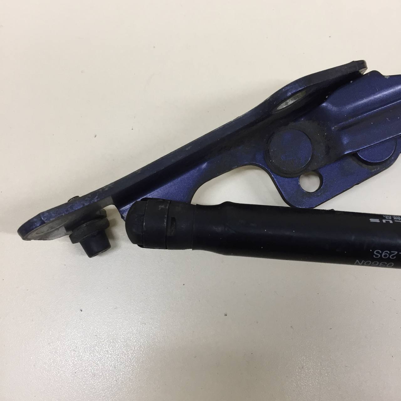 Петля крышки багажника Mitsubishi Lancer X (CX, CY)  2007>