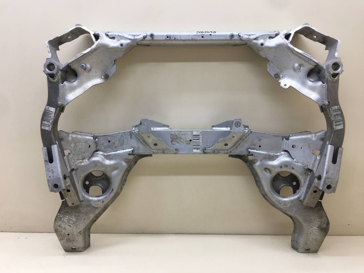 Балка подмоторная BMW 3-series E90/E91 2005-2011 Балка подмоторная BMW 3-series E90/E91 2005-2011