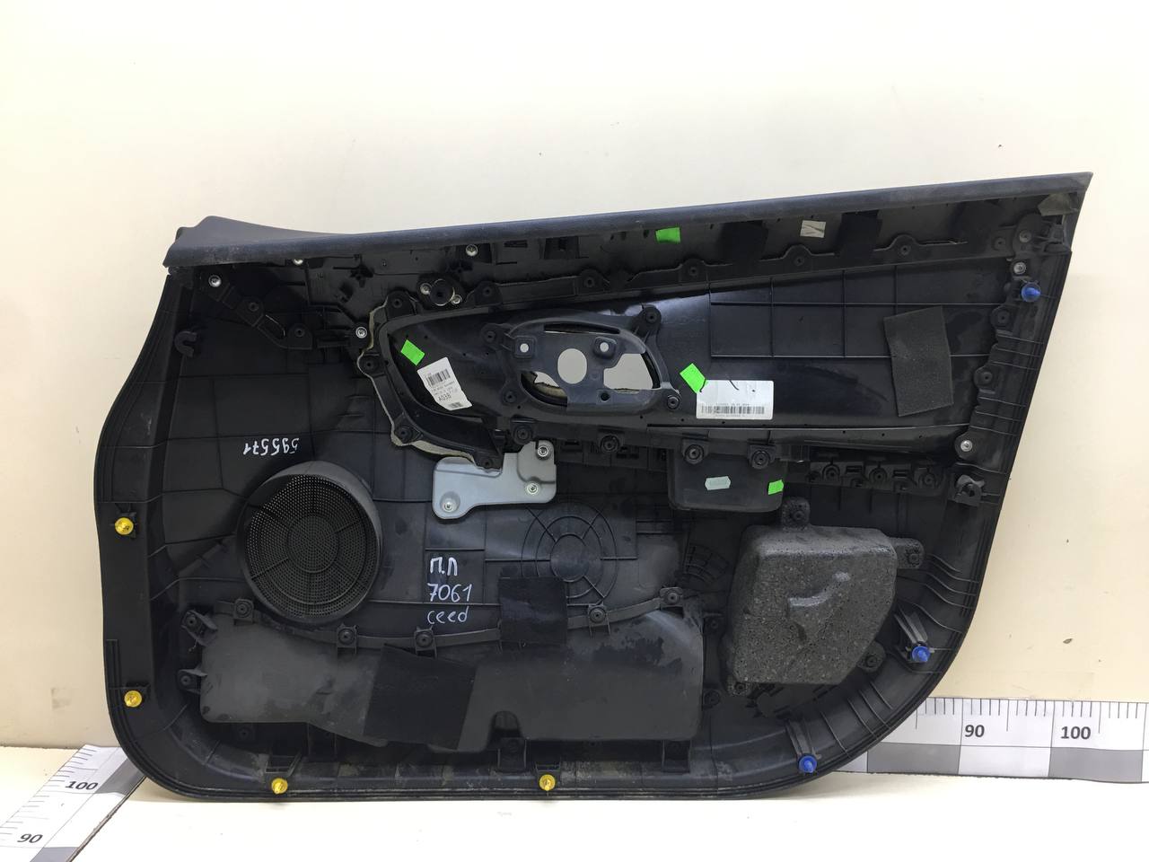 Обшивка двери передней левой Kia Ceed (JD) 2012-2018 Обшивка двери передней левой Kia Ceed (JD) 2012-2018