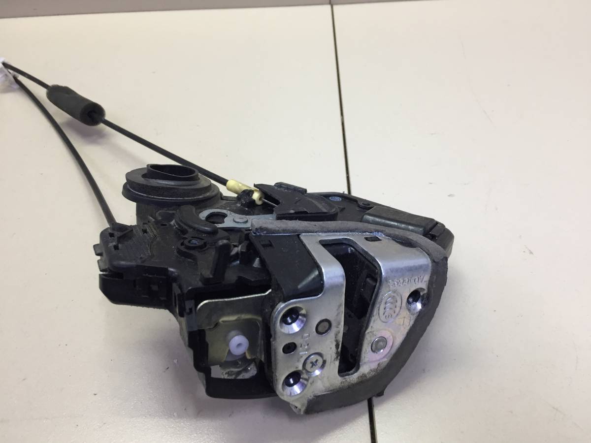 Замок двери задней правой Suzuki Grand Vitara 2005-2015