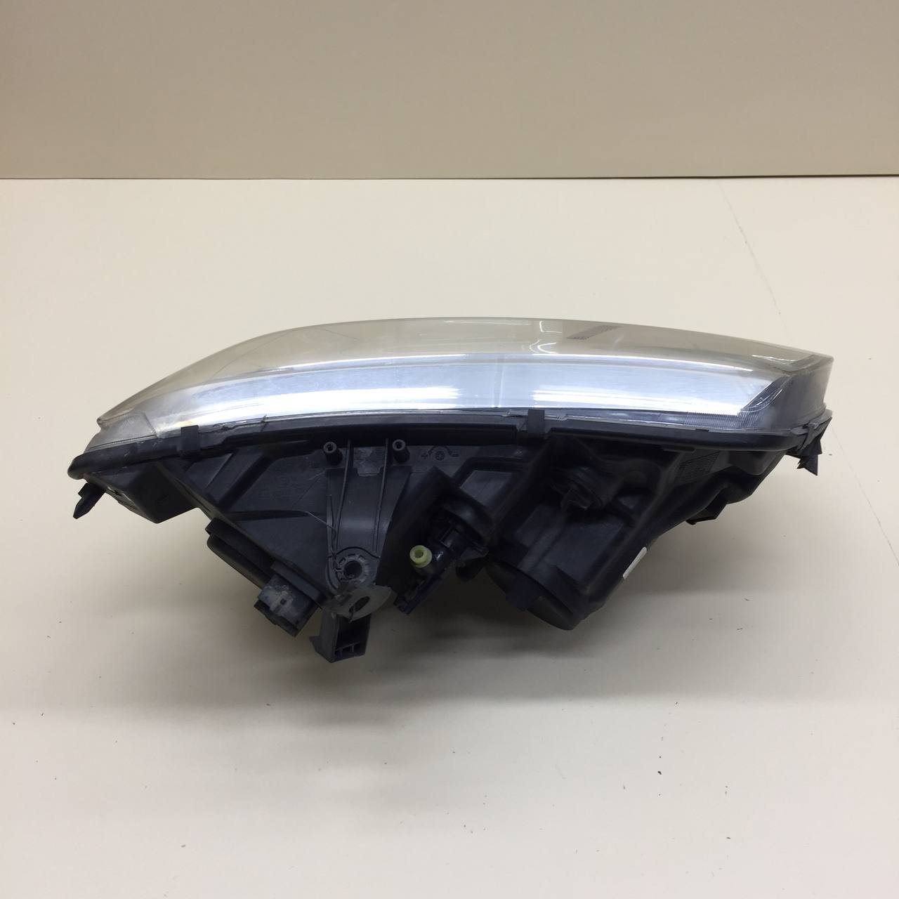 Фара левая Renault Sandero Stepway (5S) 2014-2022 Фара левая Renault Sandero Stepway (5S) 2014-2022