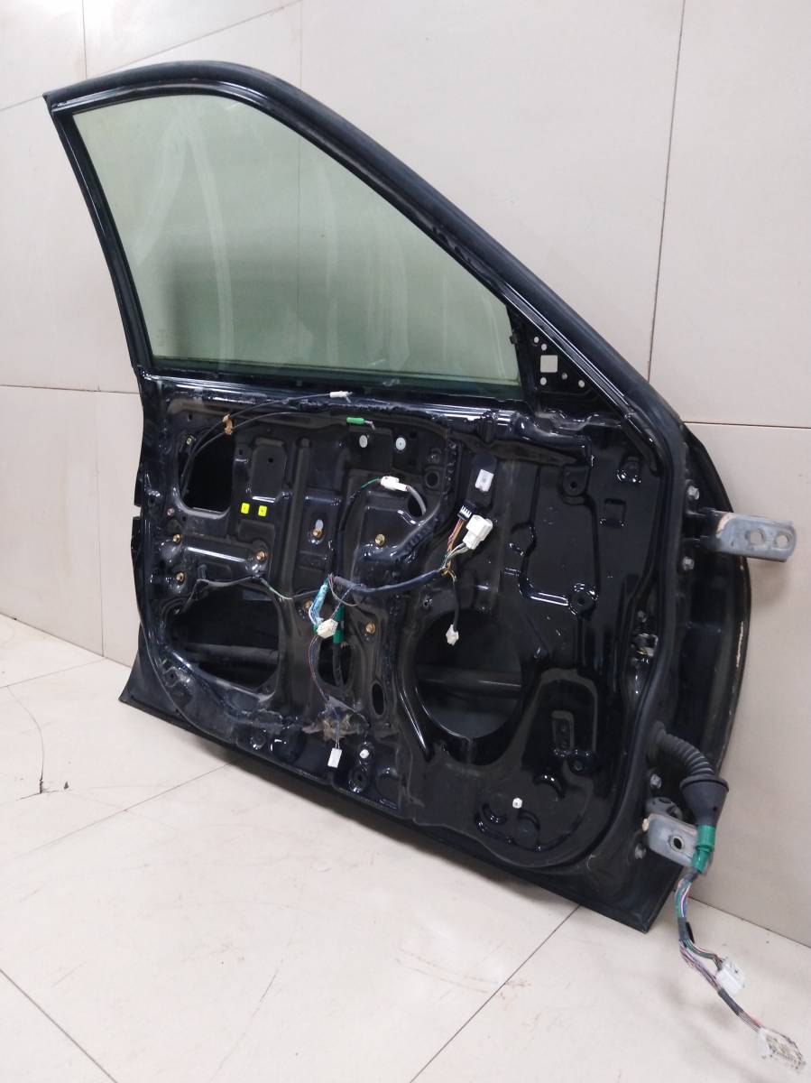 Дверь передняя левая Lexus IS 200/300 1999-2005