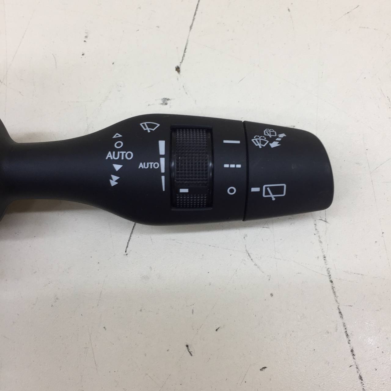 Переключатель стеклоочистителей Lexus NX 200 (Z10) 2014-2021