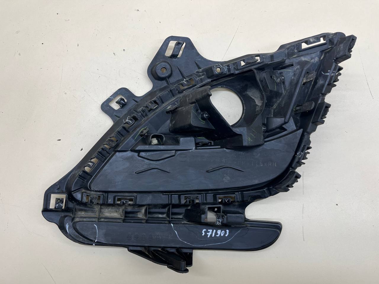 Рамка противотуманной фары правой Mazda Mazda 6 (GH) 2007-2012