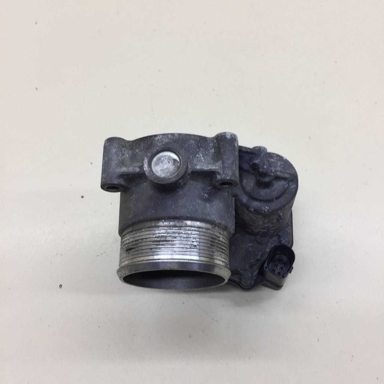 Заслонка дроссельная электрическая Volkswagen Passat B7 2011-2015