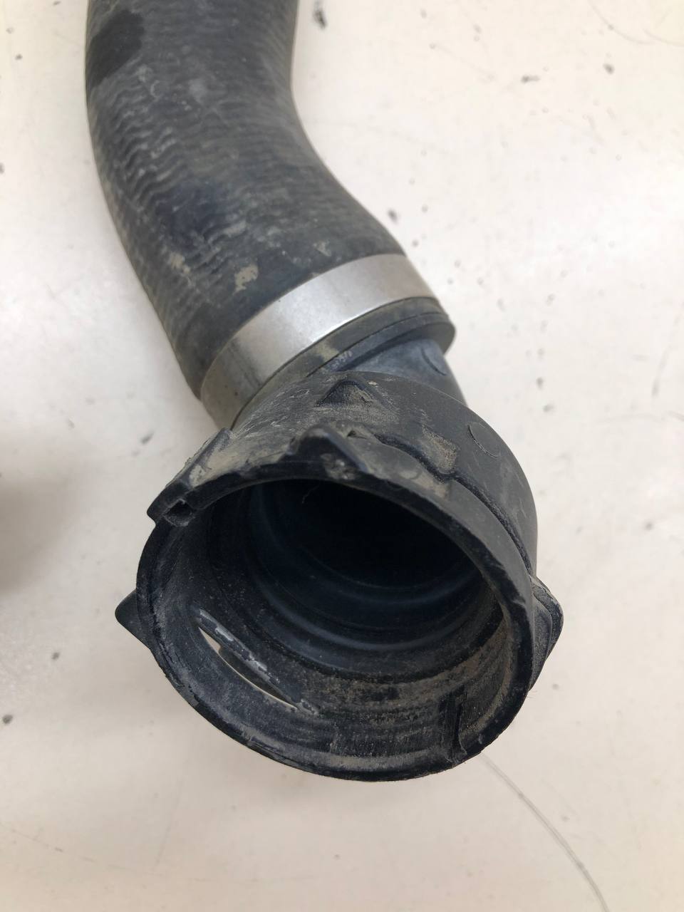 Патрубок радиатора охлаждения Mercedes-Benz C-Class (W205) 2014>