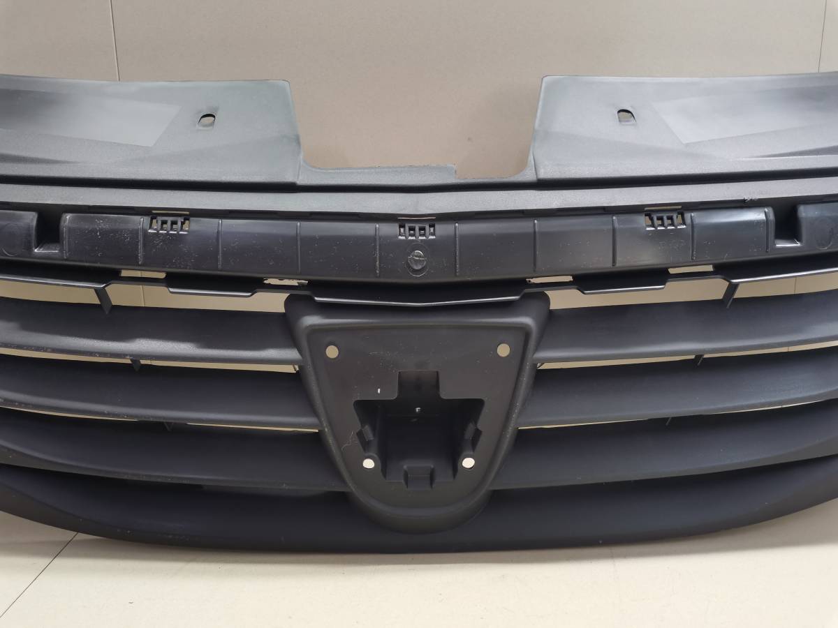 Решетка радиатора Renault Logan (1) 2005-2014