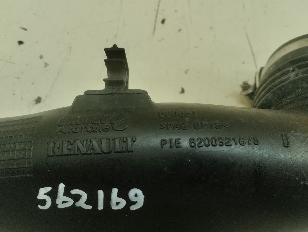 Патрубок интеркулера Renault Duster (HSA, HSM) 2012> Патрубок интеркулера Renault Duster (HSA, HSM) 2012>