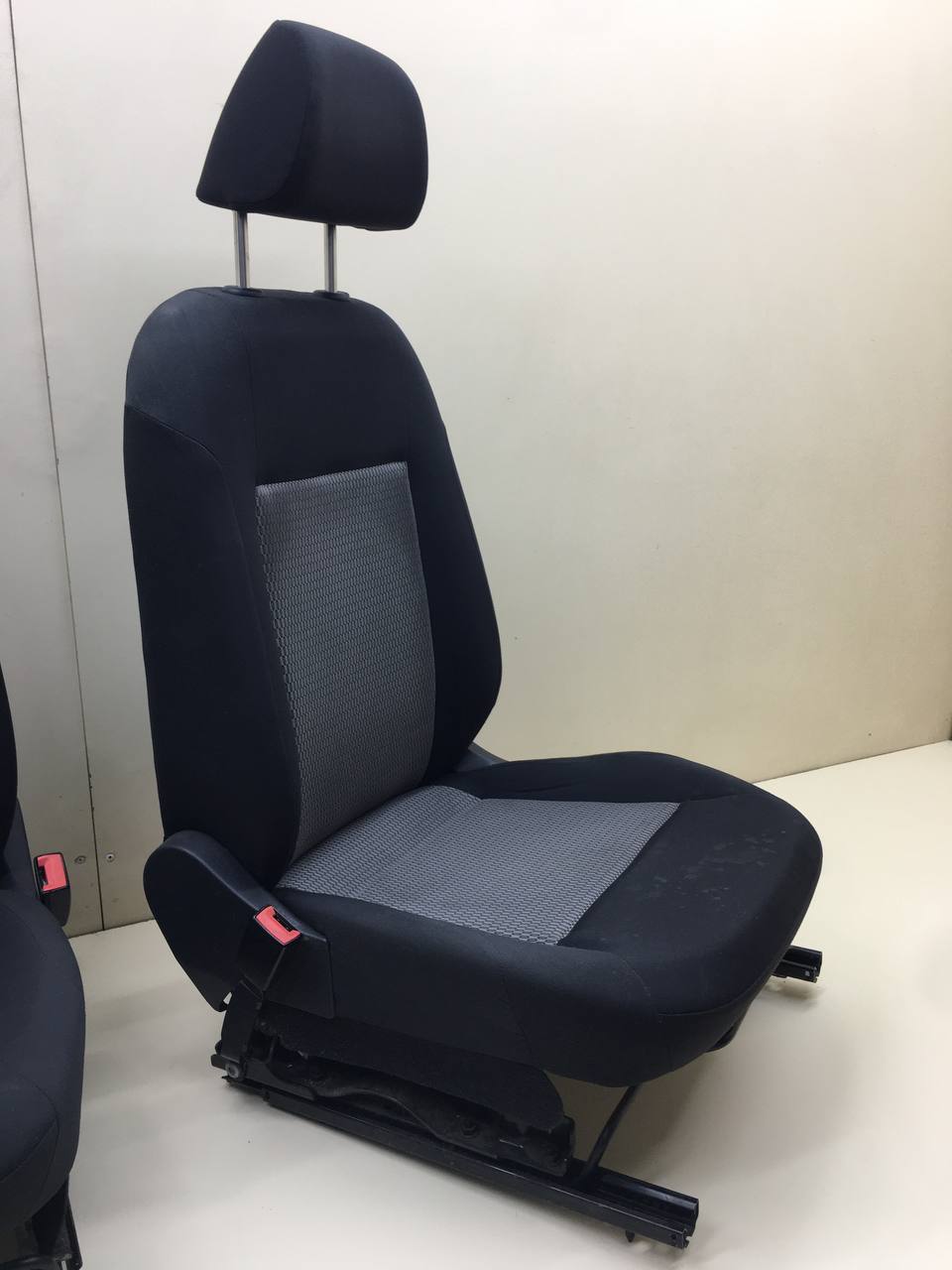 Сиденье (комплект) Volkswagen Polo (MK5) 2011-2020 Сиденье (комплект) Volkswagen Polo (MK5) 2011-2020