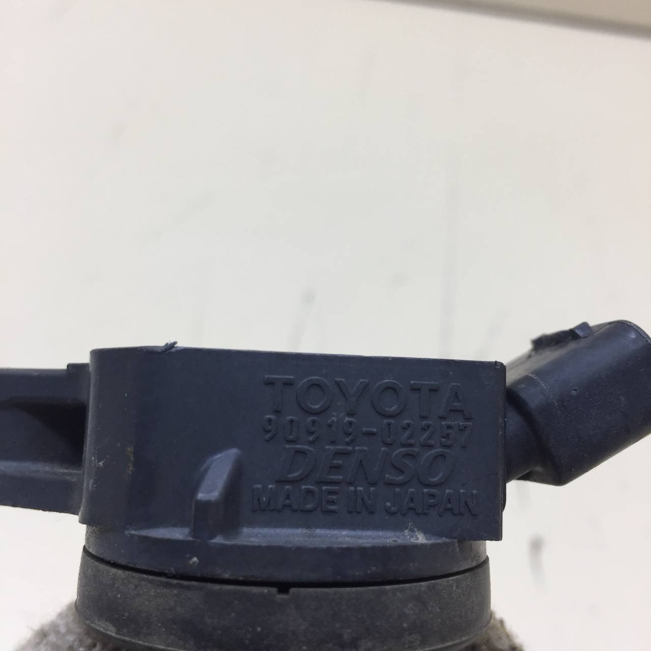 Катушка зажигания Toyota Corolla E180 2013-2019 Катушка зажигания Toyota Corolla E180 2013-2019