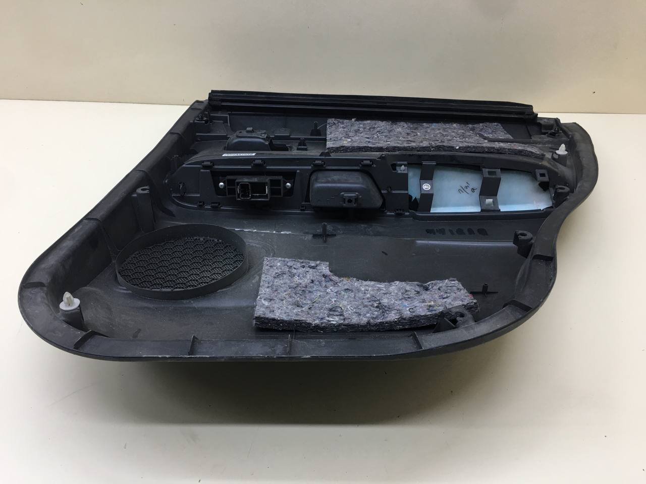 Обшивка двери задней левой Mitsubishi ASX (GA) 2010>