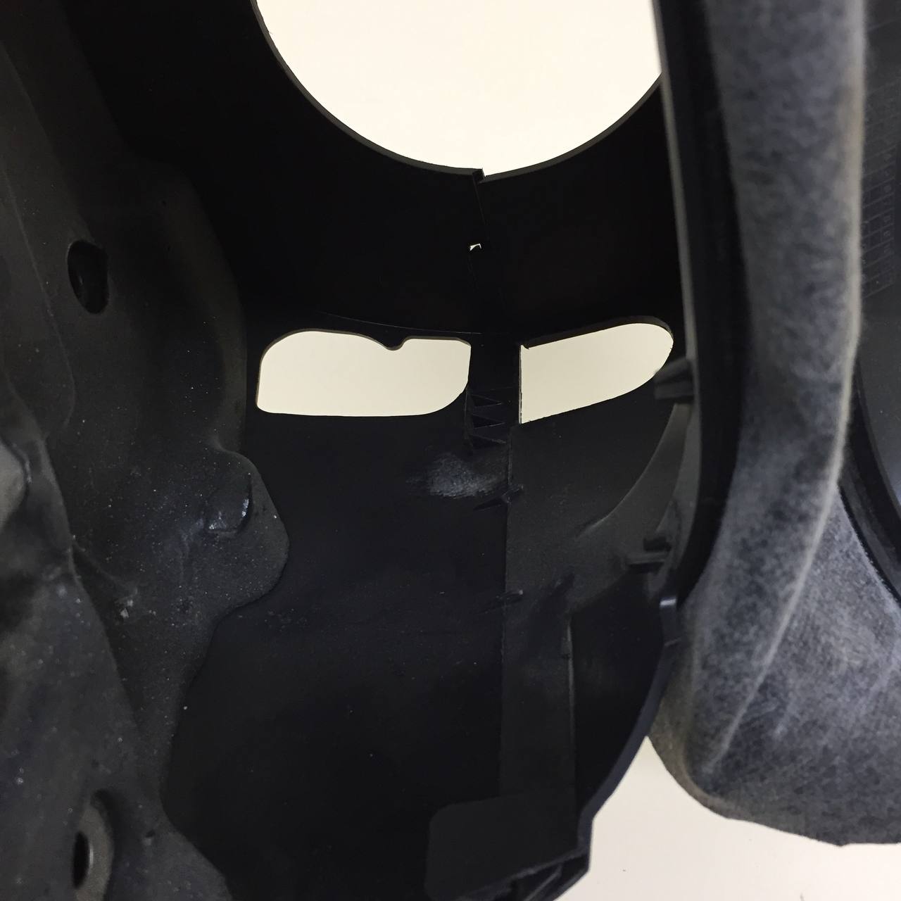 Кожух рулевой колонки Ford Focus 2 (DB) 2008-2011 Кожух рулевой колонки Ford Focus 2 (DB) 2008-2011
