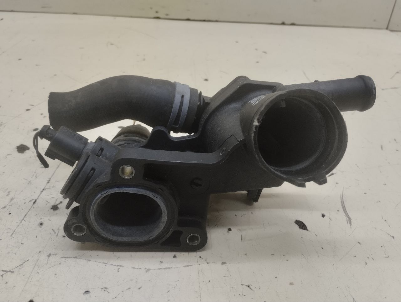 Корпус термостата Volkswagen Golf 6 (5K) 2009-2013