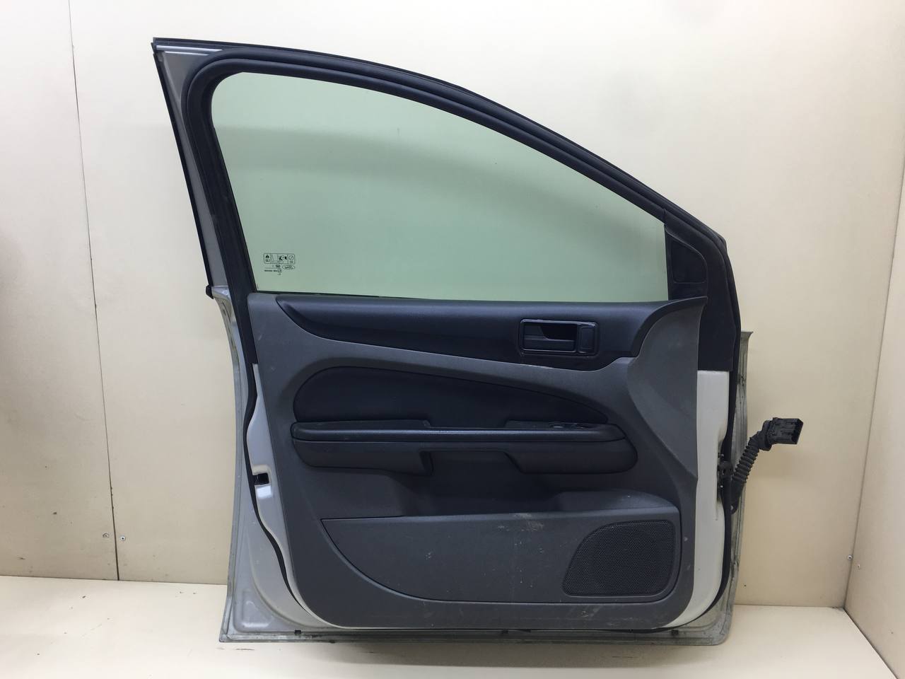 Дверь передняя левая Ford Focus 2 (DB) 2008-2011 Дверь передняя левая Ford Focus 2 (DB) 2008-2011