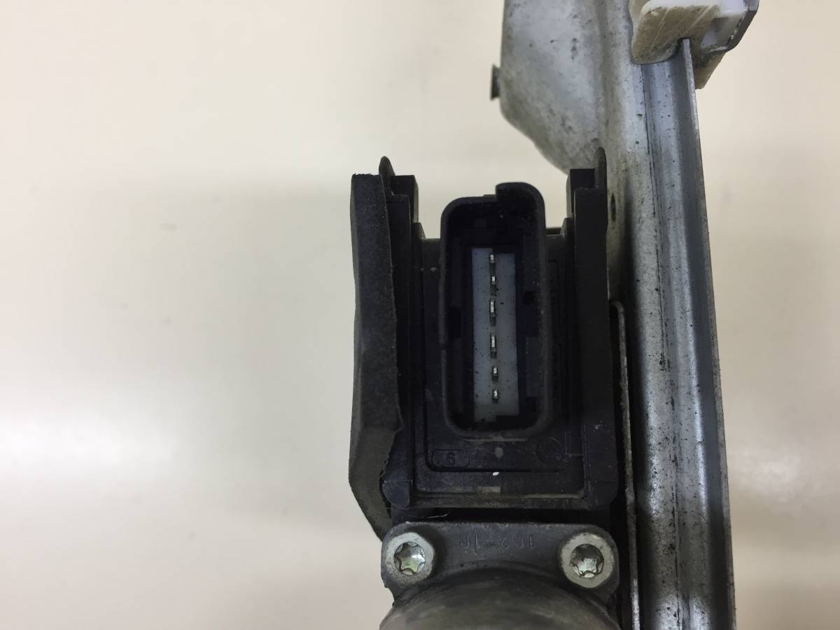 Стеклоподъемник электр. задний левый Peugeot 308 2007>