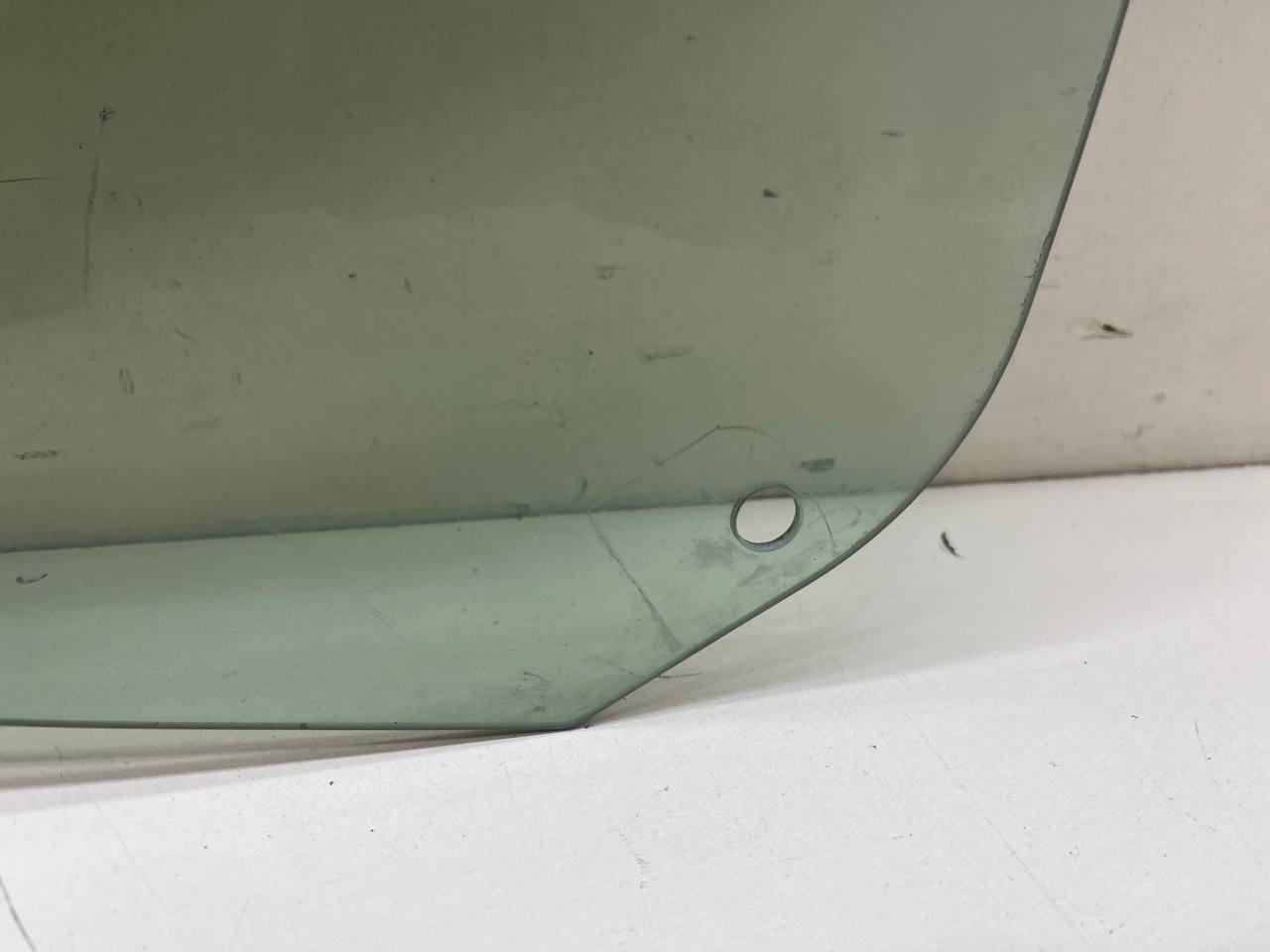 Стекло двери задней правой Lada  X-RAY Cross 2018 >