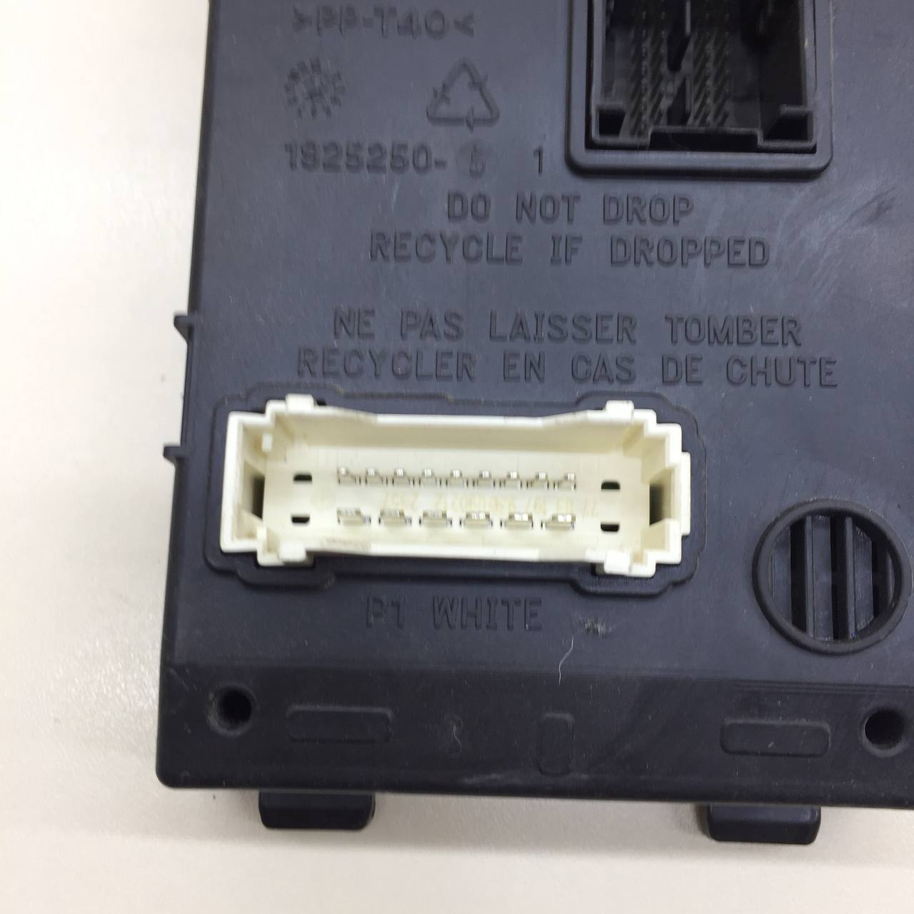 Блок комфорта Renault Sandero 2009-2014