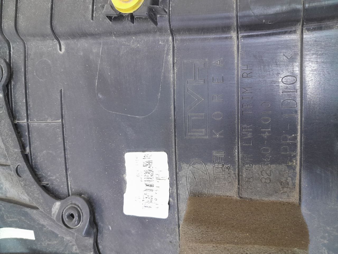 Обшивка двери передней правой Hyundai Solaris (RB) 2010-2017