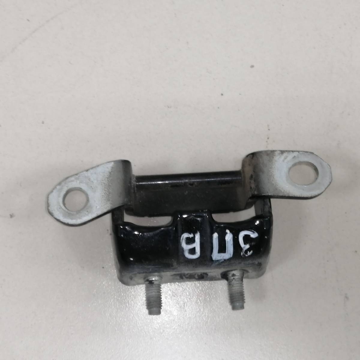 Петля двери задней правой верхняя Nissan Qashqai (J10) 2006-2013