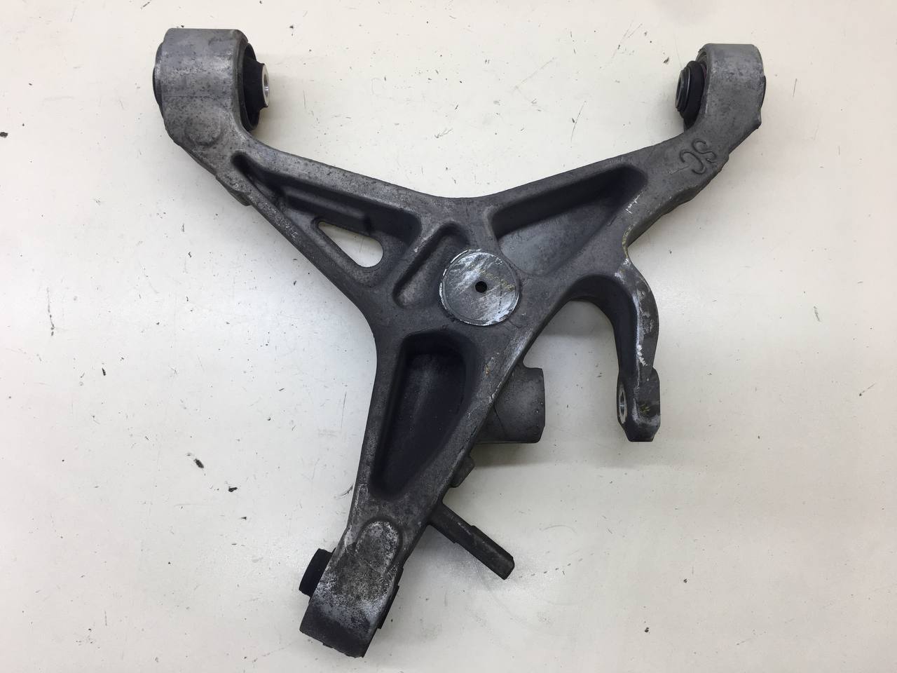 Рычаг задний нижний правый Jaguar XF 2007-2015