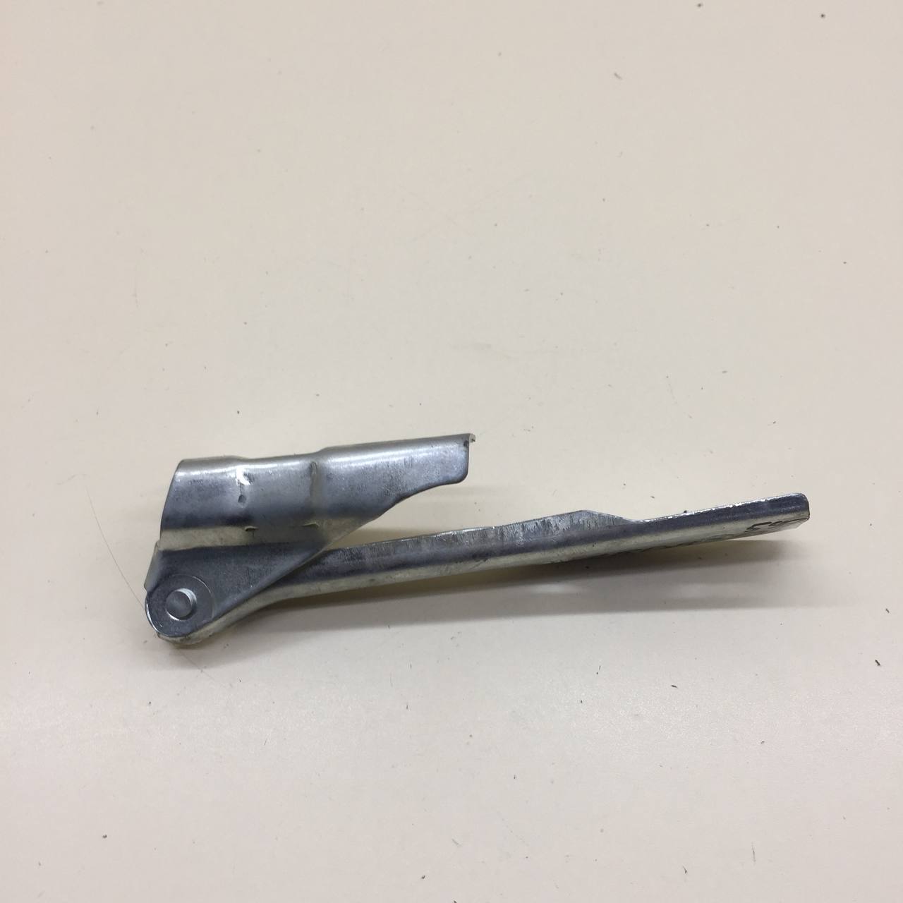 Петля капота левая Volkswagen Polo (MK5) 2011-2020