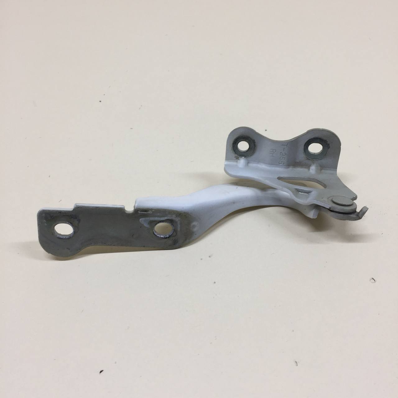 Петля капота правая Chevrolet Aveo T250 2005-2011 Петля капота правая Chevrolet Aveo T250 2005-2011