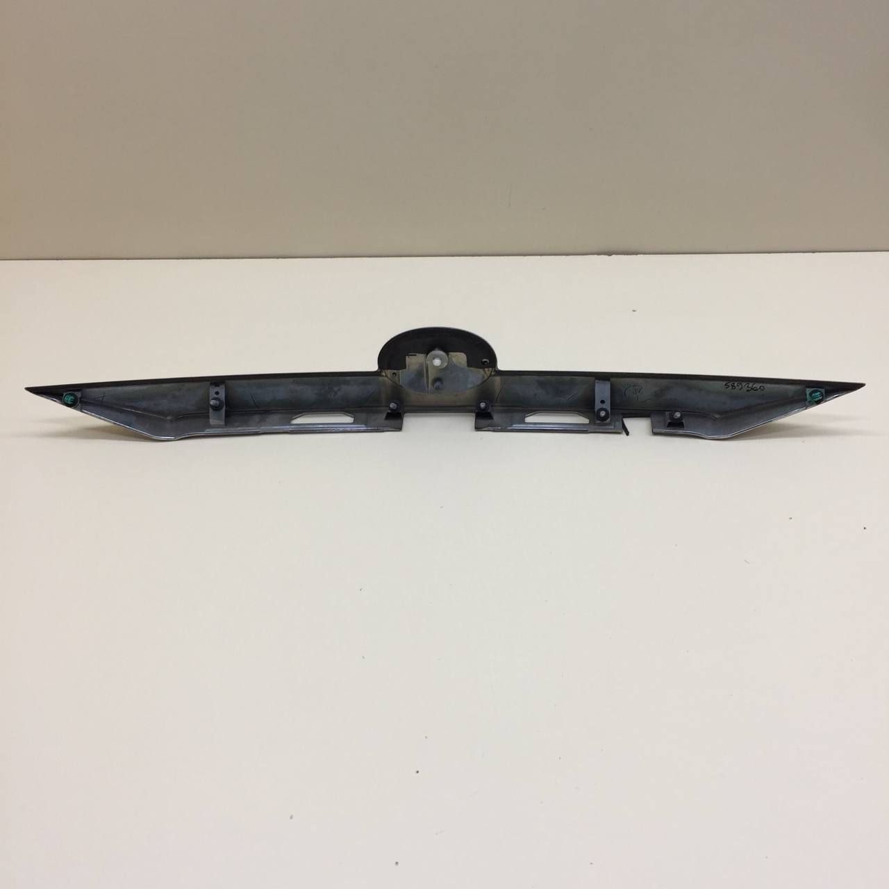 Накладка крышки багажника Toyota Camry (V50) 2011-2017