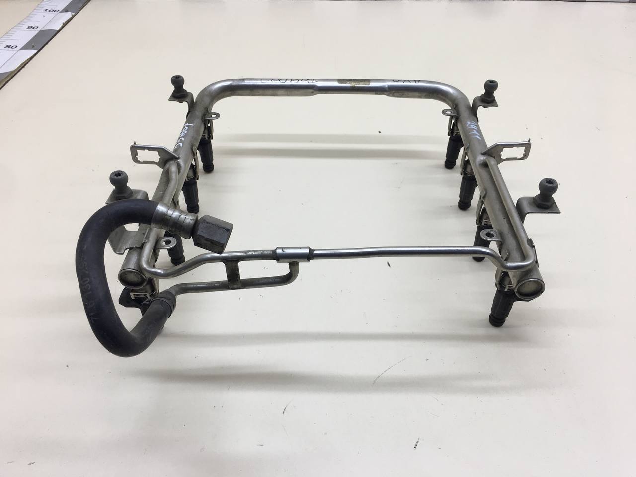 Рейка топливная (рампа) Volkswagen Touareg (7L) 2002-2010