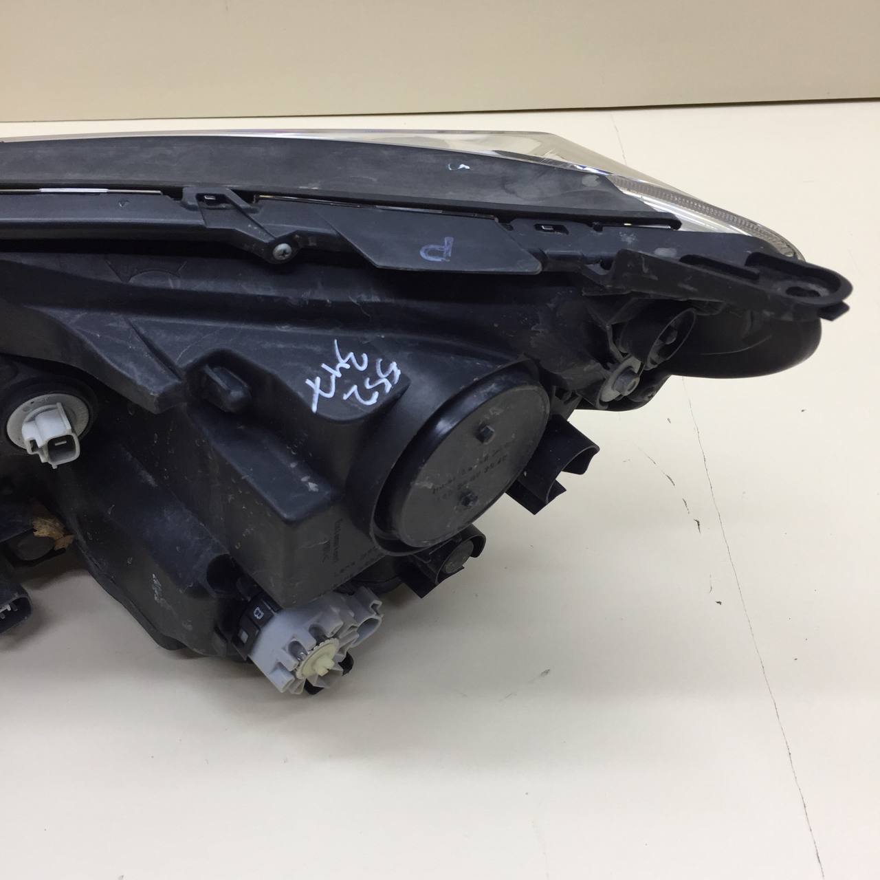 Фара правая Toyota Rav 4 (XA40) 2013-2019