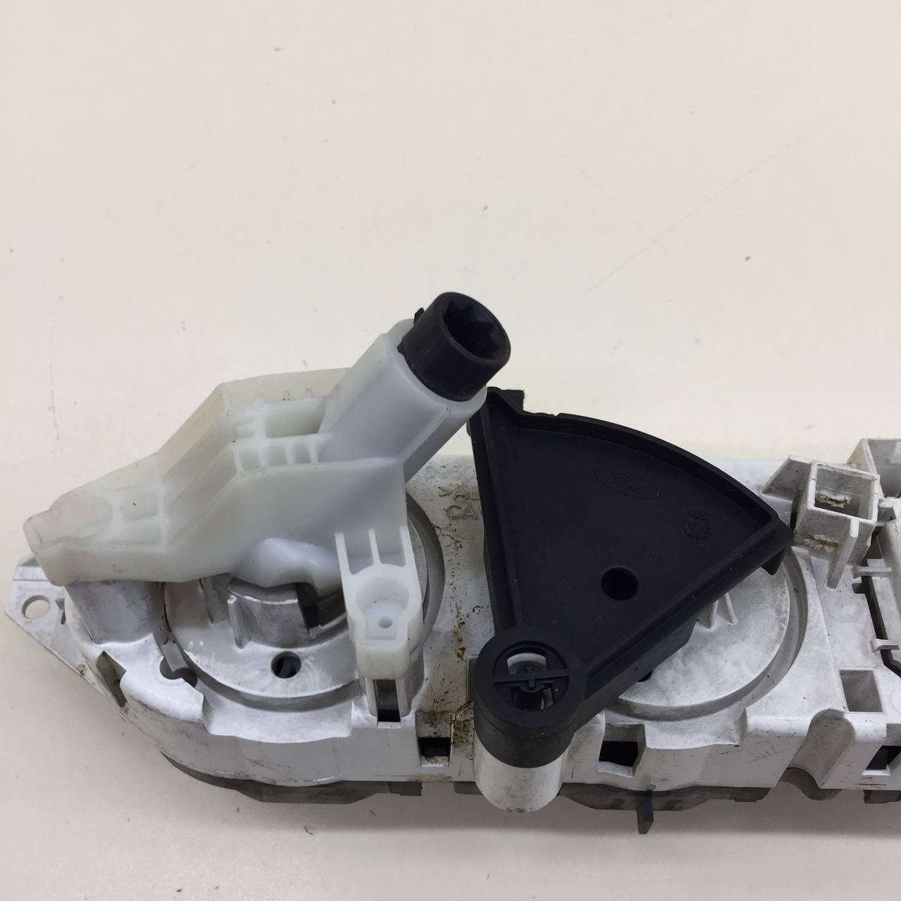 Блок управления отопителем Ford Focus 2 (DA) 2005-2008