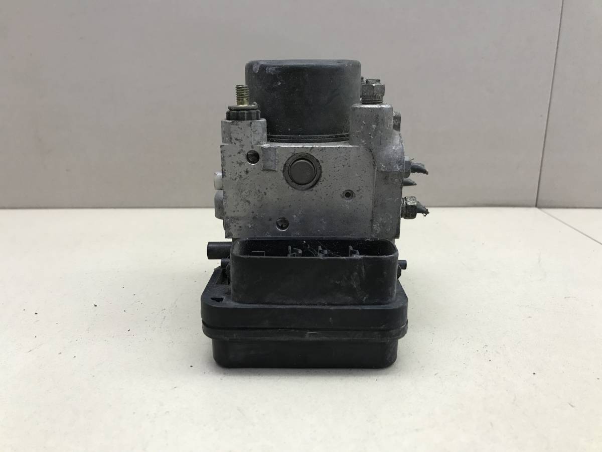 Блок ABS (насос) Toyota Opa (T10) 2000-2005