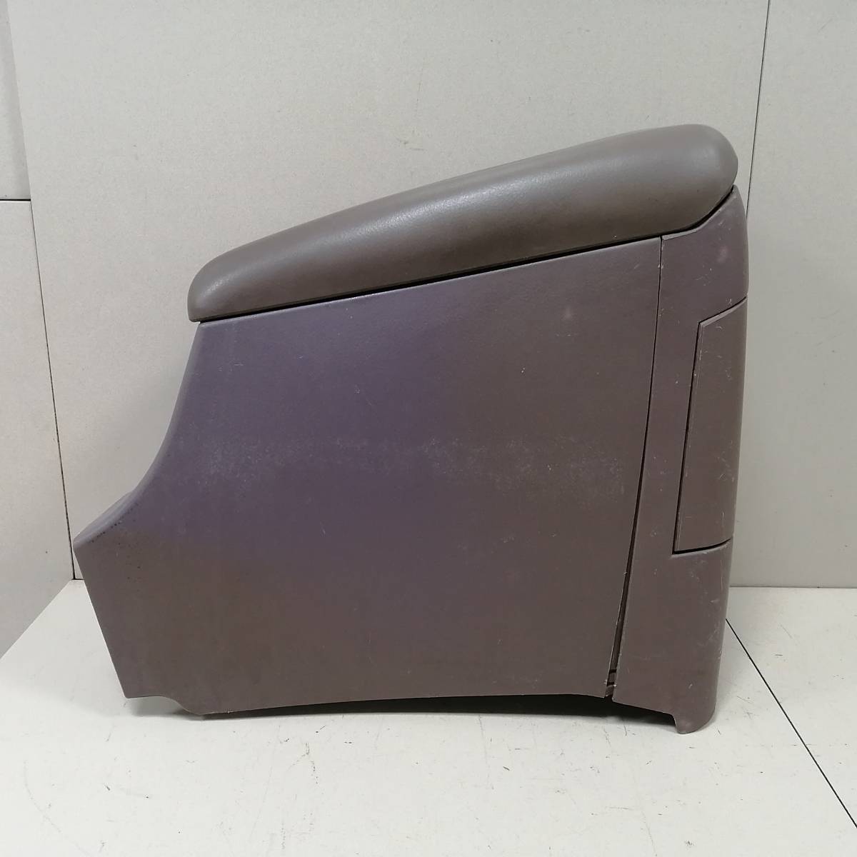 Подлокотник Great Wall H1 2005-2010