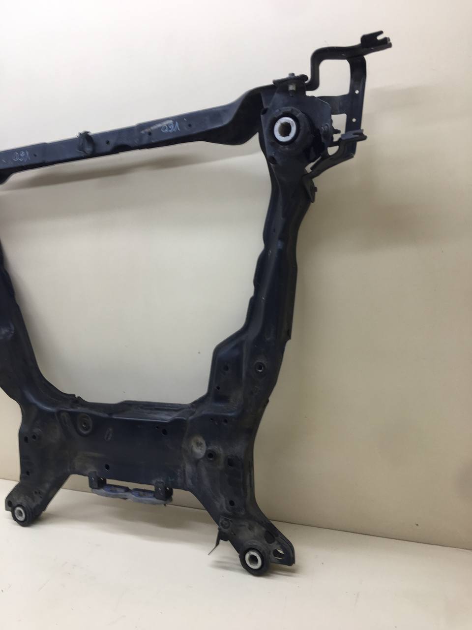 Балка подмоторная Volvo V60 2010-2013