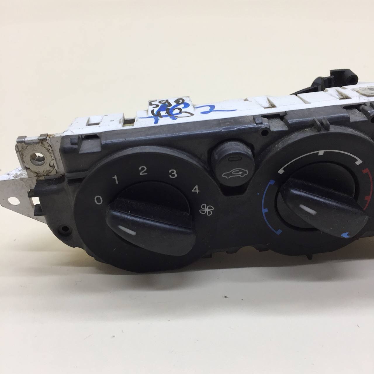 Блок управления отопителем Ford Focus 2 (DA) 2005-2008