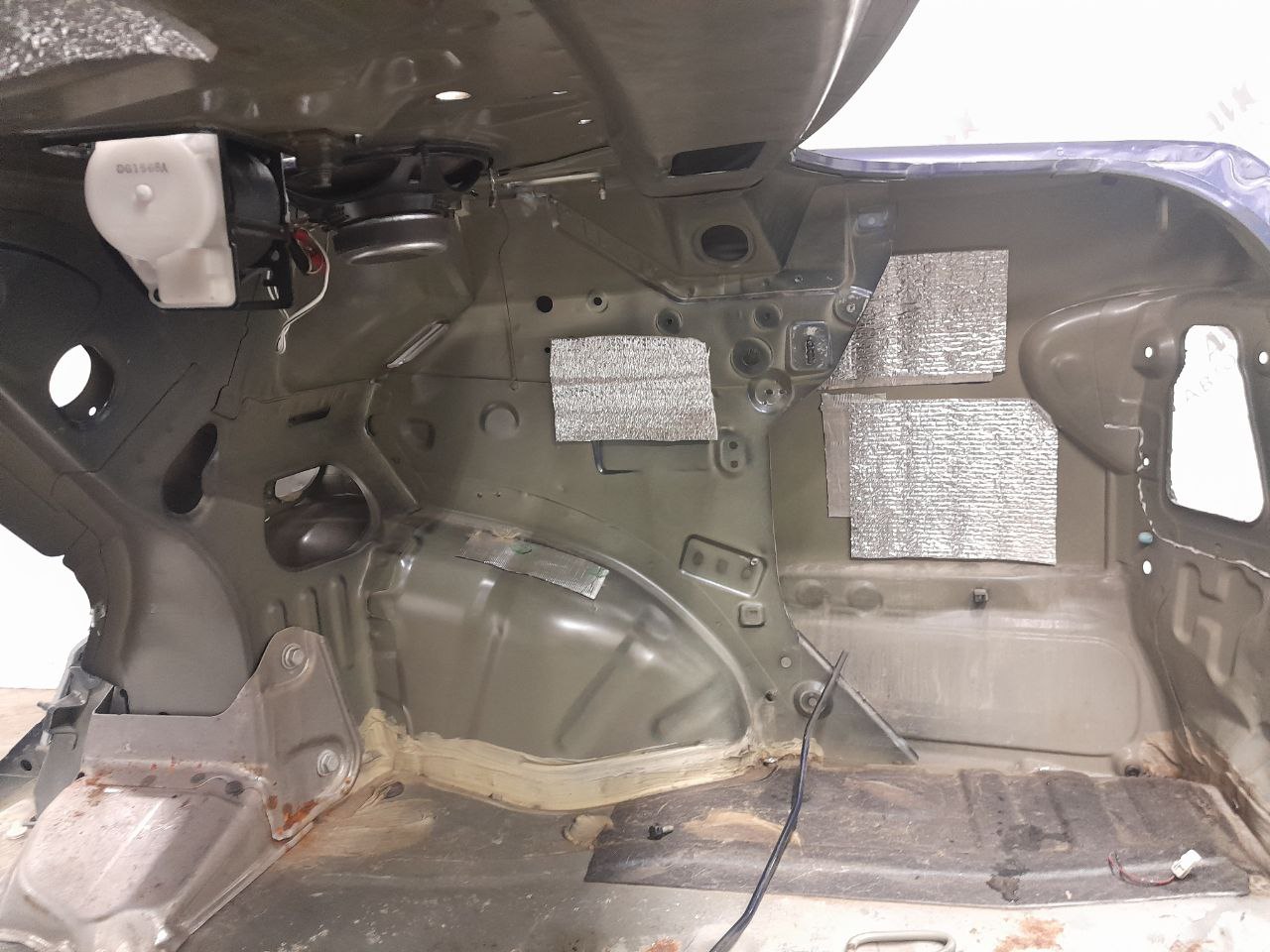 Крыло заднее правое Nissan Almera (N16) 2000-2006 Крыло заднее правое Nissan Almera (N16) 2000-2006