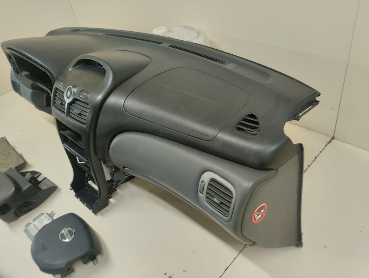 Подушка безопасности (комплект) Nissan Almera Classic (B10) 2006-2013 Подушка безопасности (комплект) Nissan Almera Classic (B10) 2006-2013