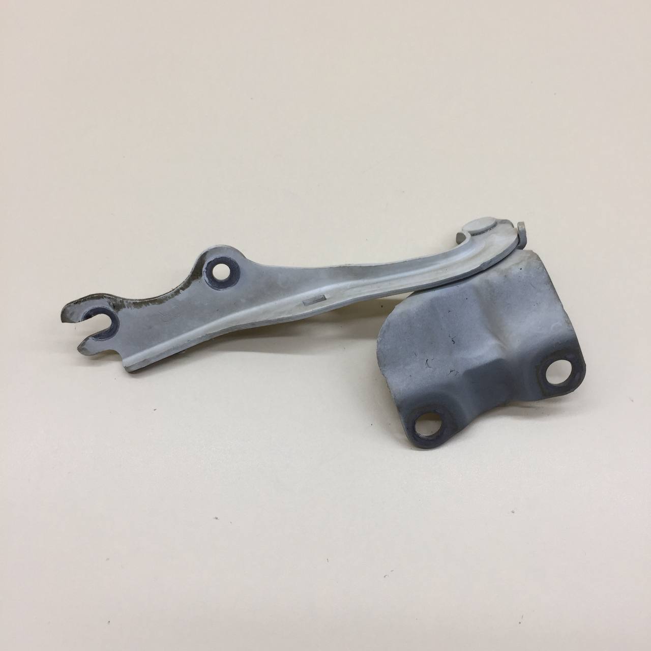 Петля капота правая Mazda Mazda 6 (GH) 2007-2012