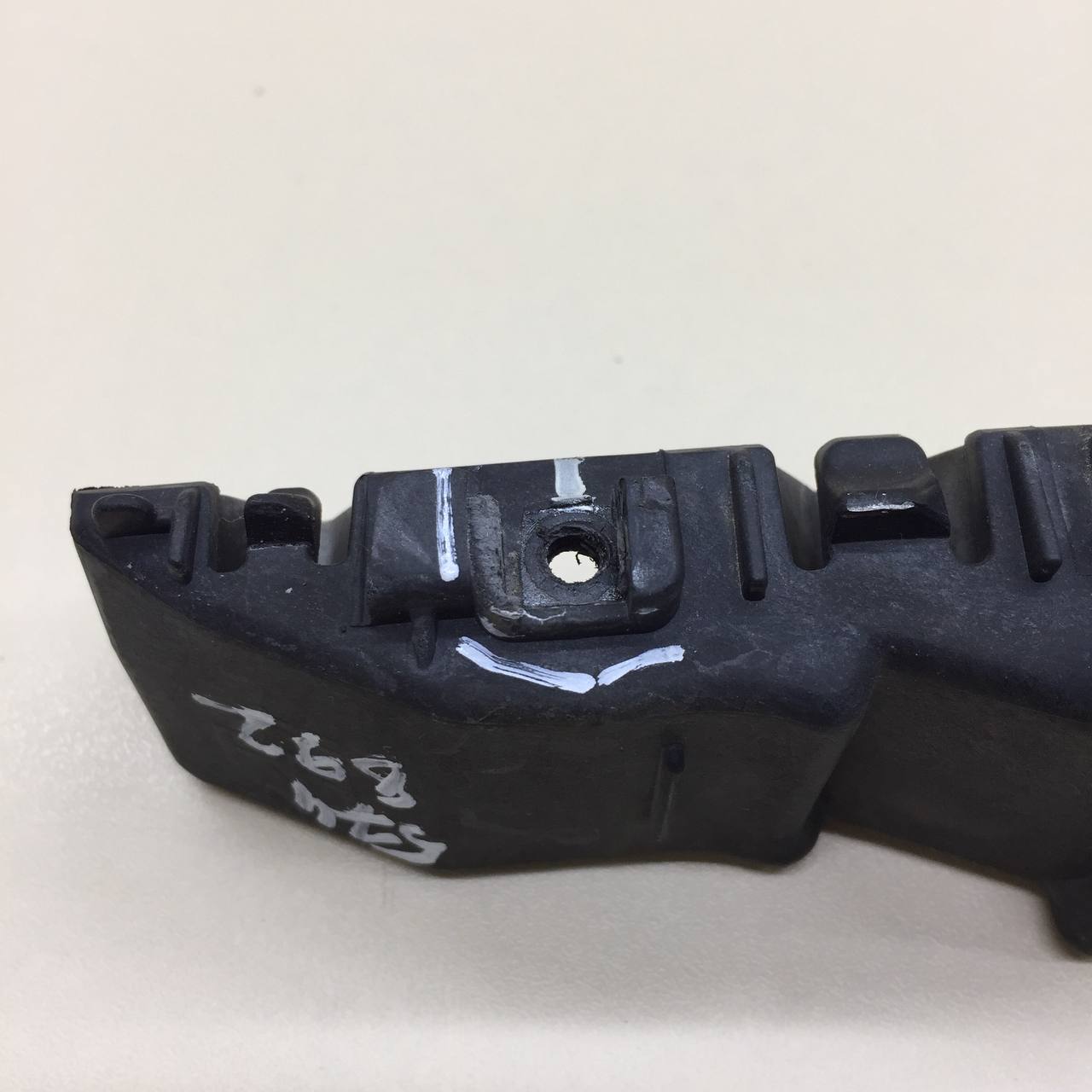 Кронштейн переднего бампера правый Hyundai Elantra (CN7) 2020>