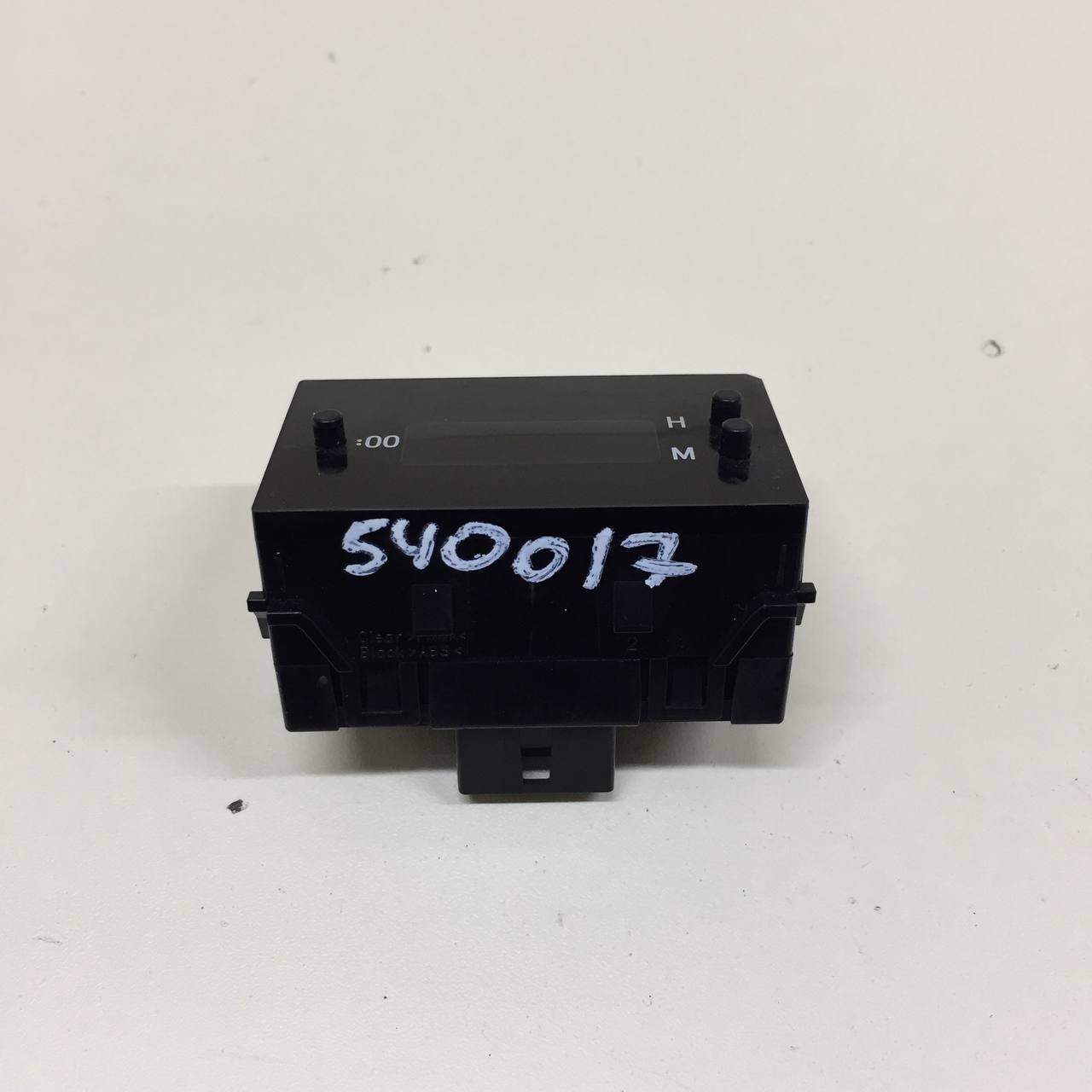 Часы Toyota Corolla E180 2013-2019 Часы Toyota Corolla E180 2013-2019