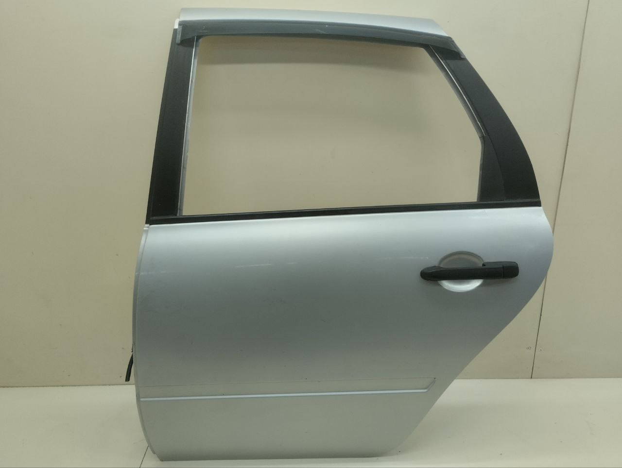 Дверь задняя левая Lada Granta 2011>