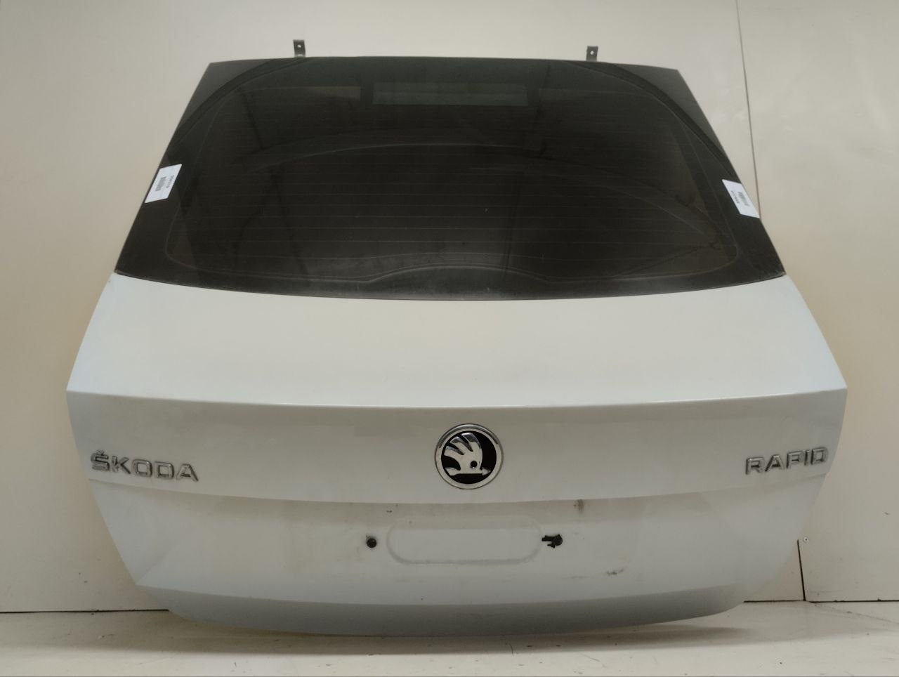 Дверь багажника со стеклом Skoda Rapid 2012-2020 Дверь багажника со стеклом Skoda Rapid 2012-2020