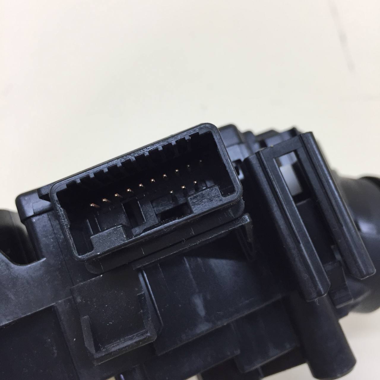 Переключатель поворотов подрулевой Toyota Rav 4 (XA40) 2013-2019