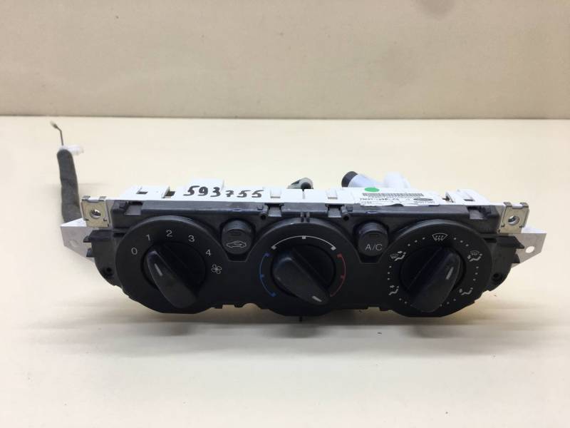 Блок управления отопителем Ford Focus 2 (DA) 2005-2008 Блок управления отопителем Ford Focus 2 (DA) 2005-2008