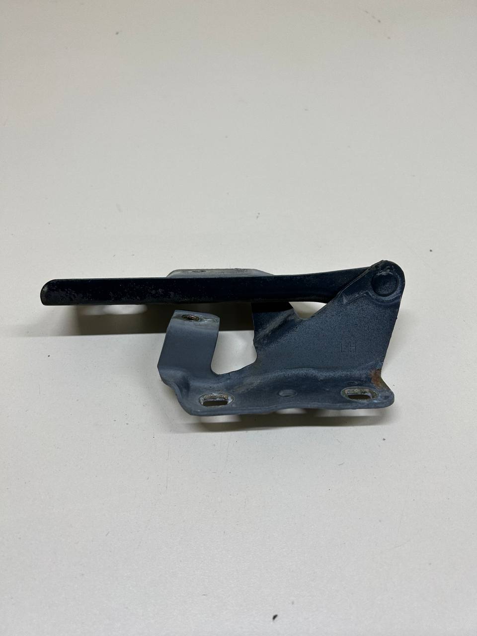 Петля капота левая Nissan Almera Classic (B10) 2006-2013