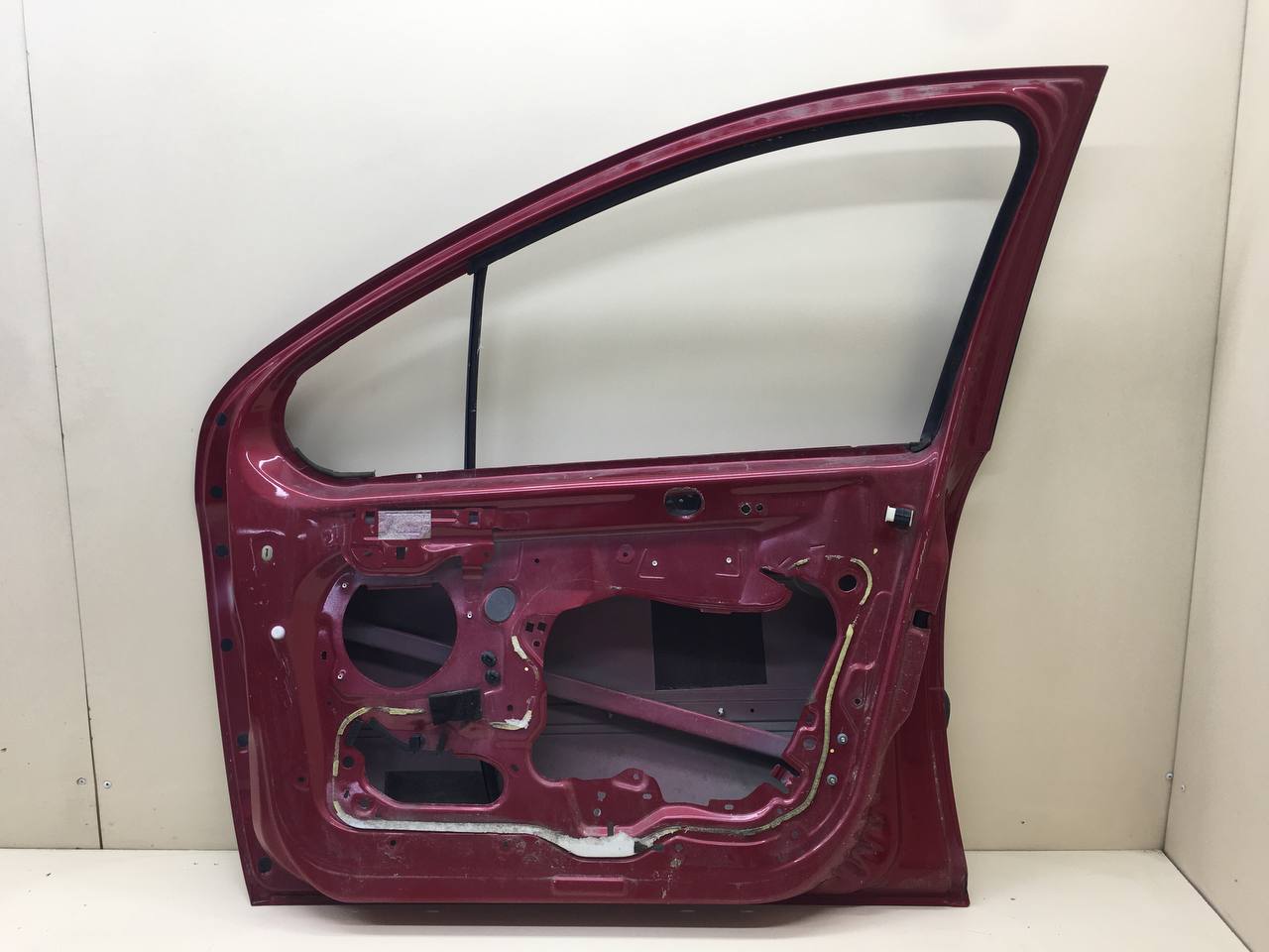 Дверь передняя правая Peugeot 207 2006-2013