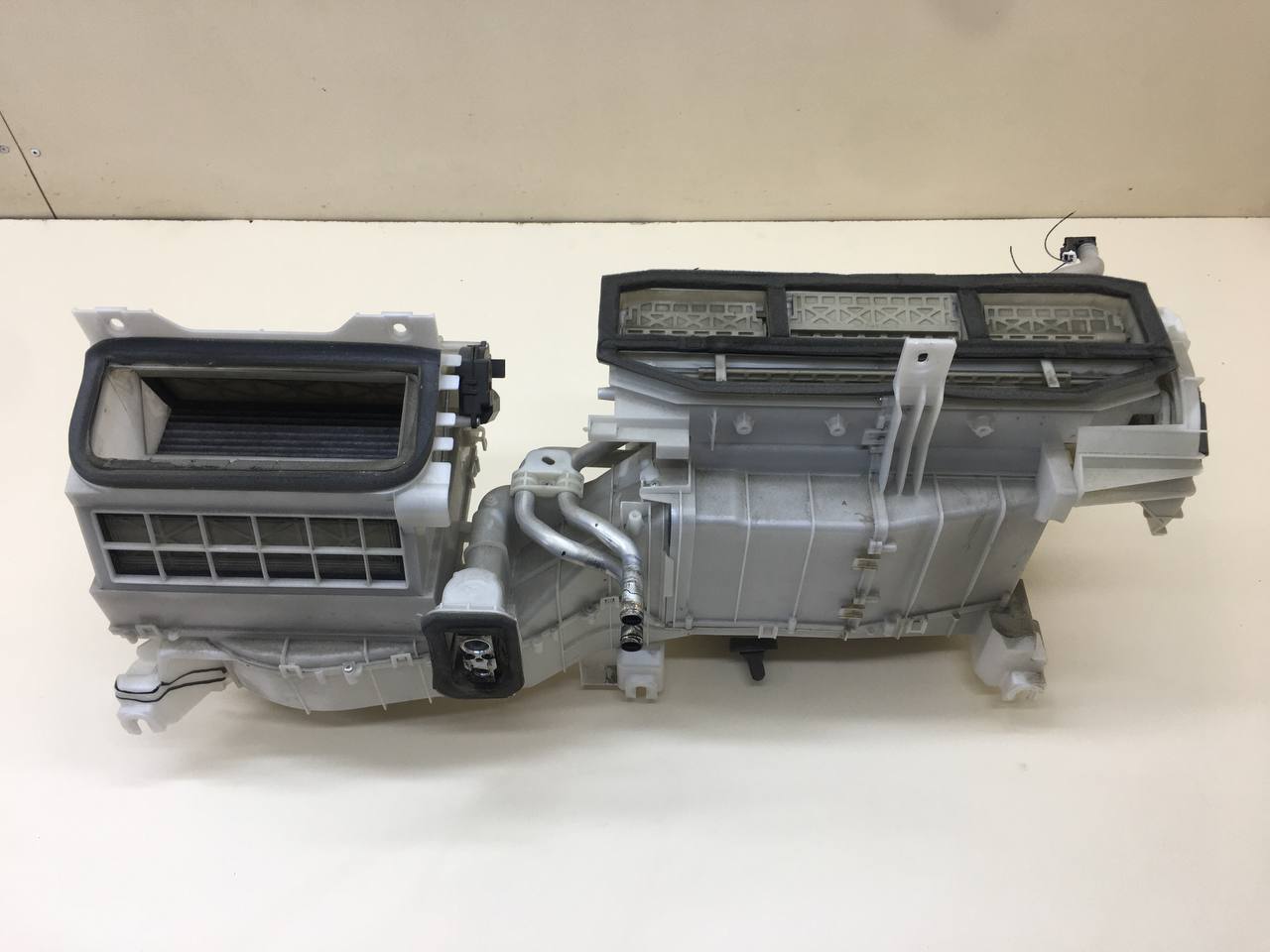 Корпус отопителя Suzuki Grand Vitara 2005-2015 Корпус отопителя Suzuki Grand Vitara 2005-2015