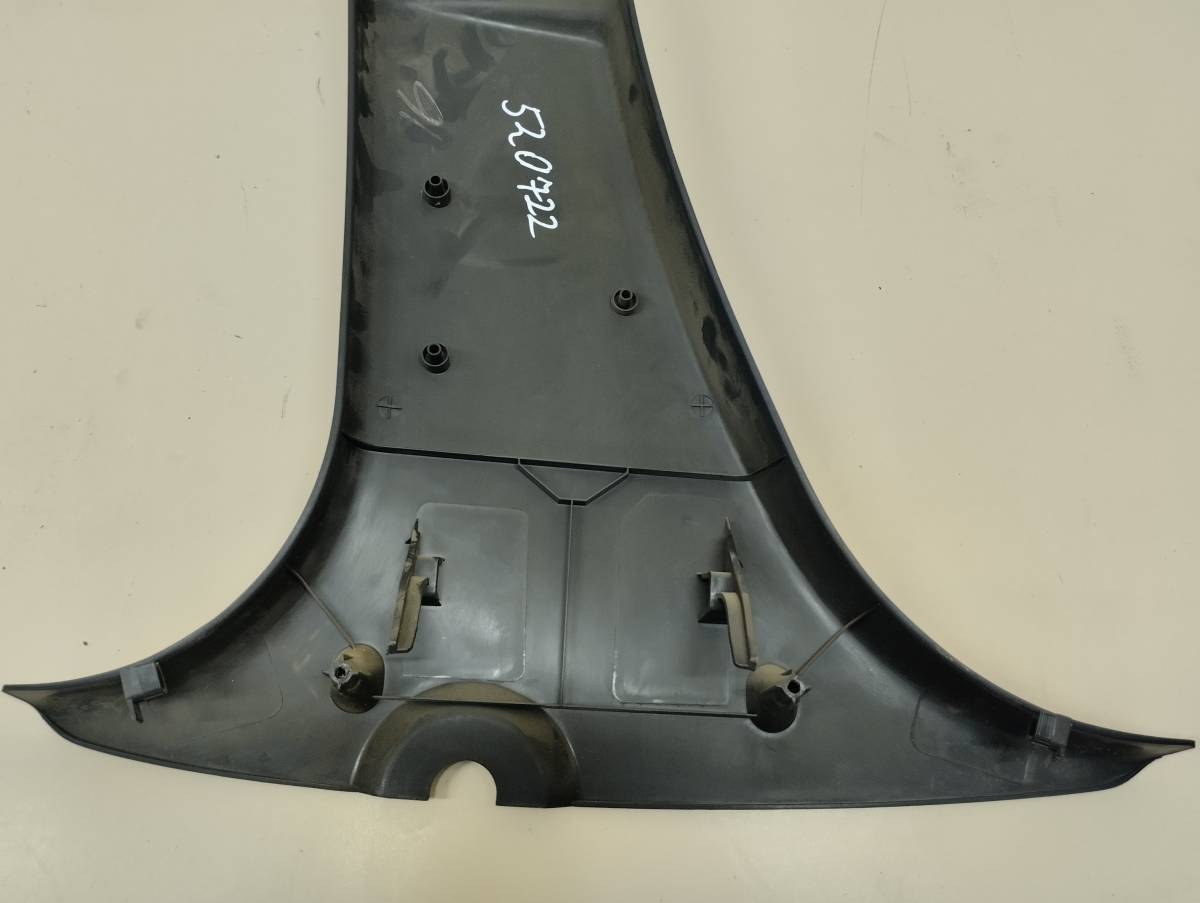 Обшивка стойки Lada Largus 2012>