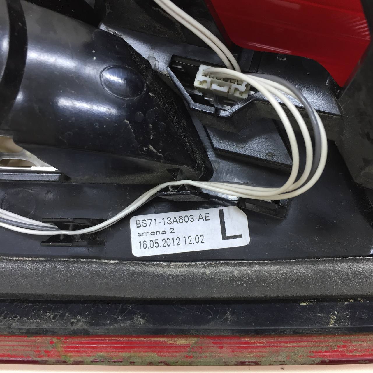 Фонарь задний внутренний левый Ford Mondeo 4 2007-2015