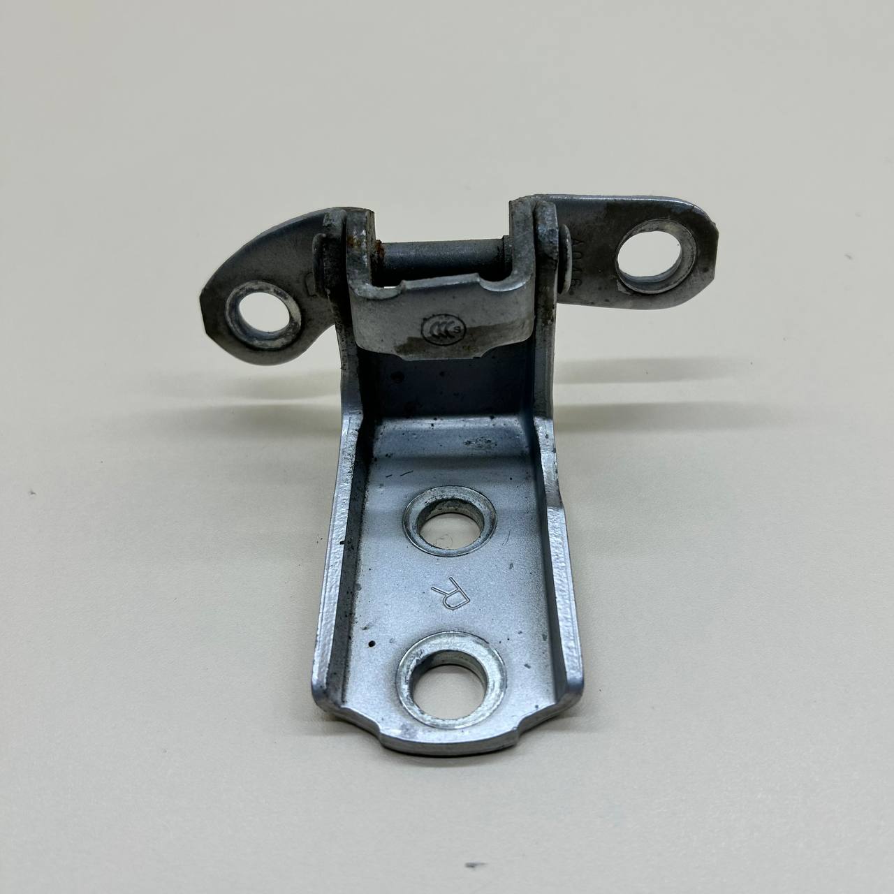 Петля двери задней правой нижняя Toyota Corolla E150 2006-2013 Петля двери задней правой нижняя Toyota Corolla E150 2006-2013
